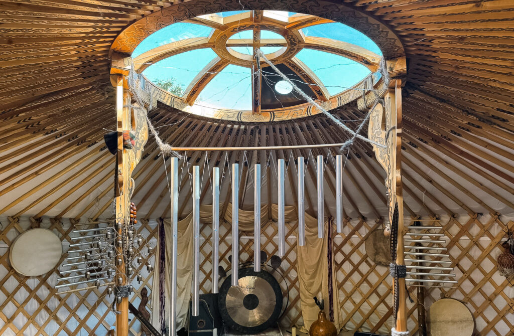Dôme-Yourte Koundal-Gong-tubalophones-cloches solfeggio-Soin sonore-Marseille